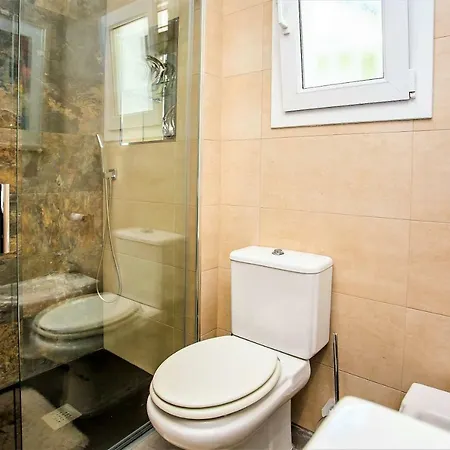 Luxury With Swimming Pool And Jacuzzi